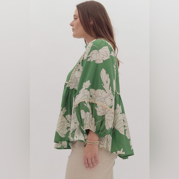 Entro Sweet and Scalloped Floral Blouse - Picture 3 of 4